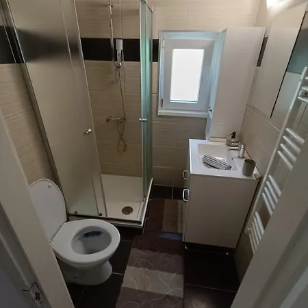 Hattyu Vendeghaz Apartment *